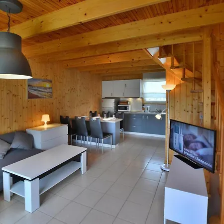 بيت للعطل Comfortable With Terraces, Close To The *