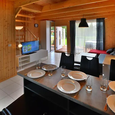 Comfortable With Terraces, Close To The بيت للعطل